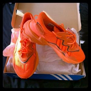 ADIDAS ORIGINALS OZWEEGO CASUAL SHOES